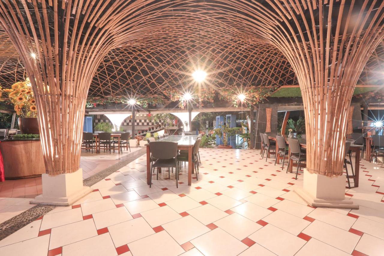 The Village Resort Bogor Exterior foto